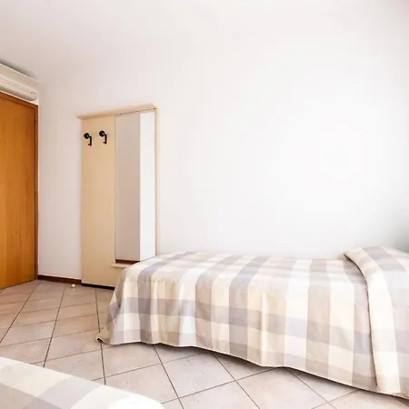 - Ammiraglia Apartment